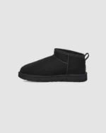 UGG W CLASSIC ULTRA MINI - BLACK - Imagen 3