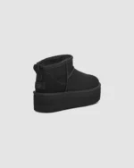 UGG W CLASSIC ULTRA MINI PLATFORM - BLACK - Imagen 3