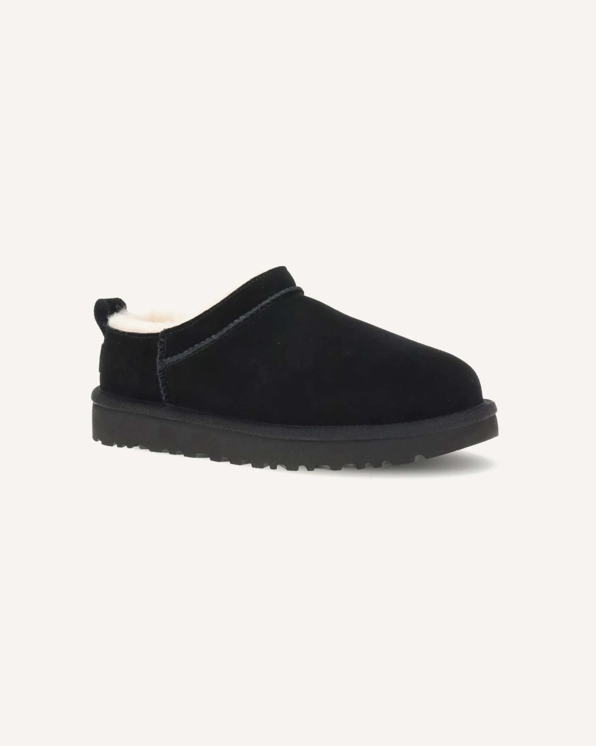 3A55FFEB-1781-4148-A2F6-DB13BAEE8596_71607652-c436-4fbf-b1a7-2f546c651e82.jpg UGG W CLASSIC MICRO - BLACK - Imagen 1